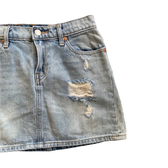 Gap Denim Light Wash Distressed Denim Mini Petite's Skirt - Picture 3 of 5